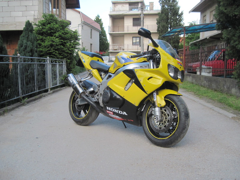 cbr900rr.jpg