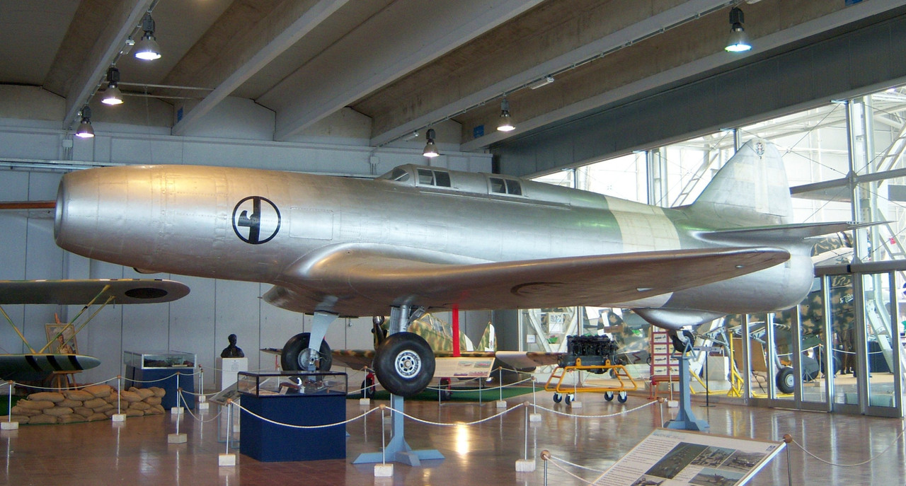 Un único Campini-Capeoni CC-2 se conserva en el Vigna di Valle Historical Air Force Museum de Roma, Italia