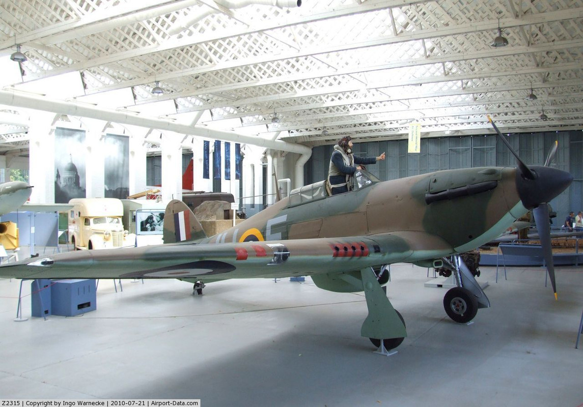Hawker Hurricane IIb, Nº de Serie Z2315. Conservado en el Imperial War Museum de Duxford, Inglaterra